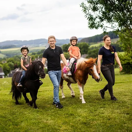 Hof Koehne - Doppelhaus - Dreifachhexe * Schmallenberg